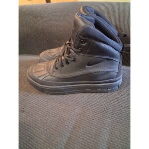 Nike Shoes Women's 7 Youth 5.5Y ACG Woodside 2 High Triple Black Boots Winter
